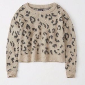 Leopard print fuzzy Abercrombie Sweater -M